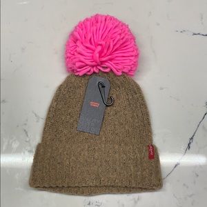 Levi’s Pom Pom Beanie
